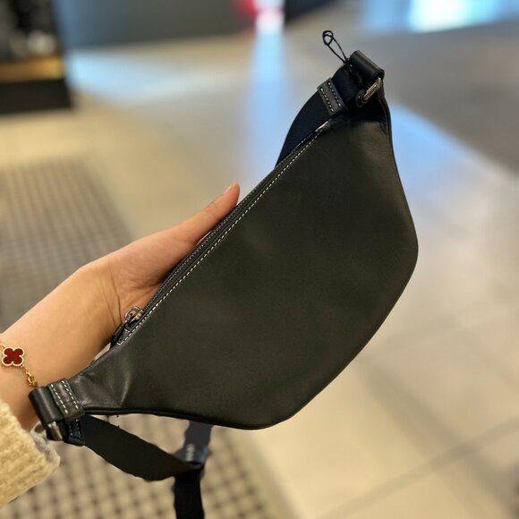 Coach CL964 Disney X Coach Warren Mini Belt Bag With Holiday Print IN Black Mult - Picture 5 of 6